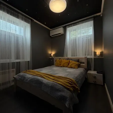 Maximar With Sauna Apartman *