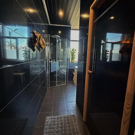 Maximar With Sauna